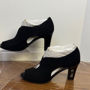 Lifestride simply comfort Elegant Black Women's Heels. Size 9. NWOT.